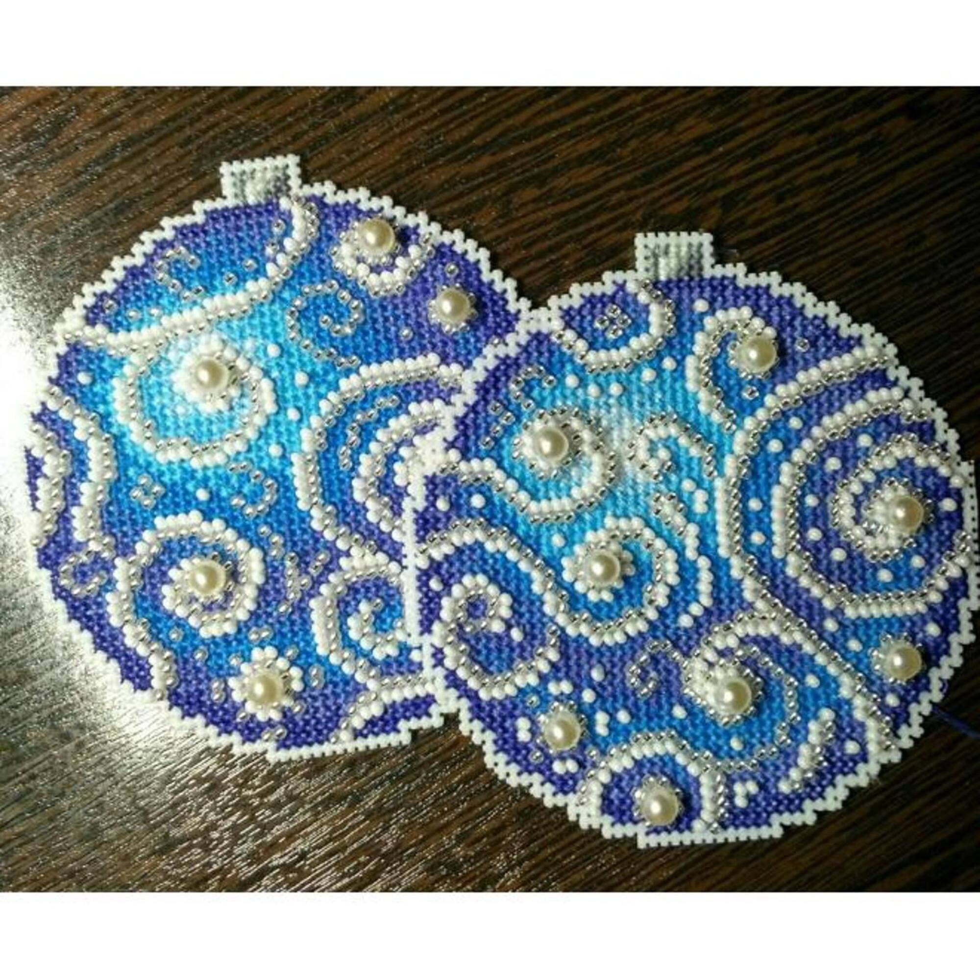 MP Studia Christmas Tree Ornament Plastic Canvas Counted Cross Stitch Kit